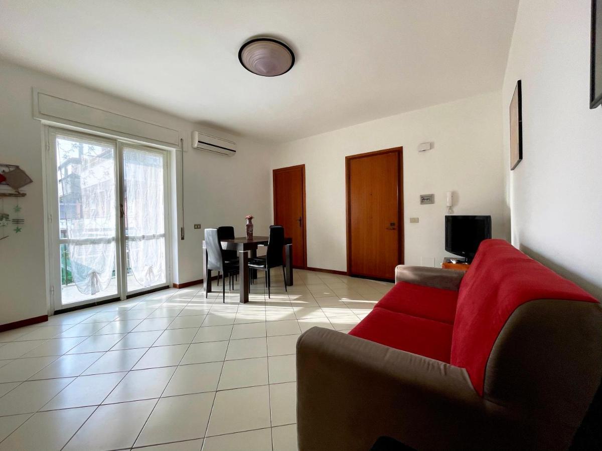 Irene'S Apartment Terracina Exterior photo